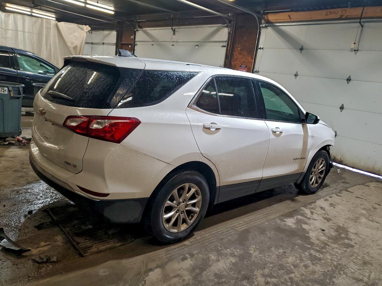 2018 CHEVROLET EQUINOX LT photo 3