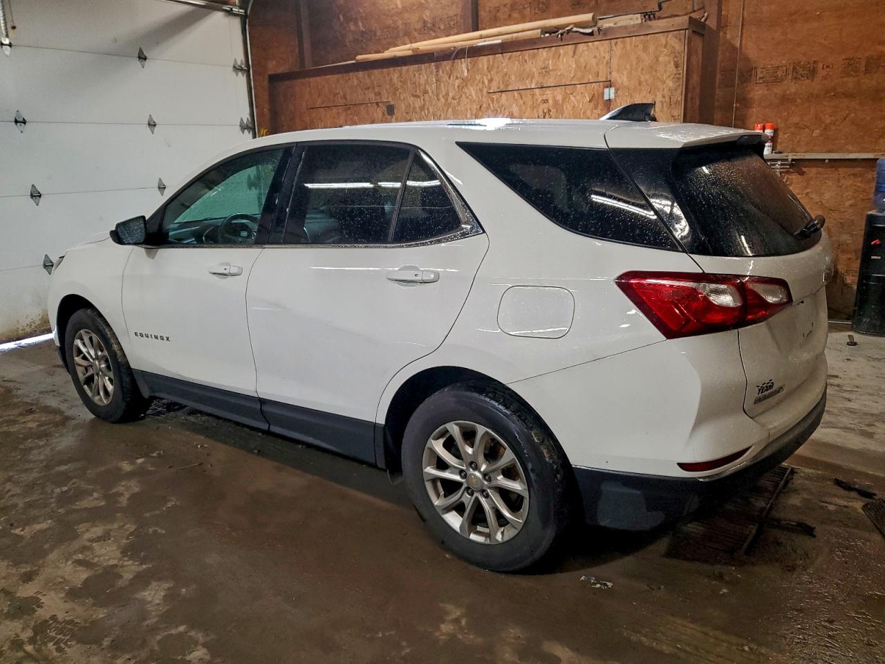 2018 CHEVROLET EQUINOX LT photo 2
