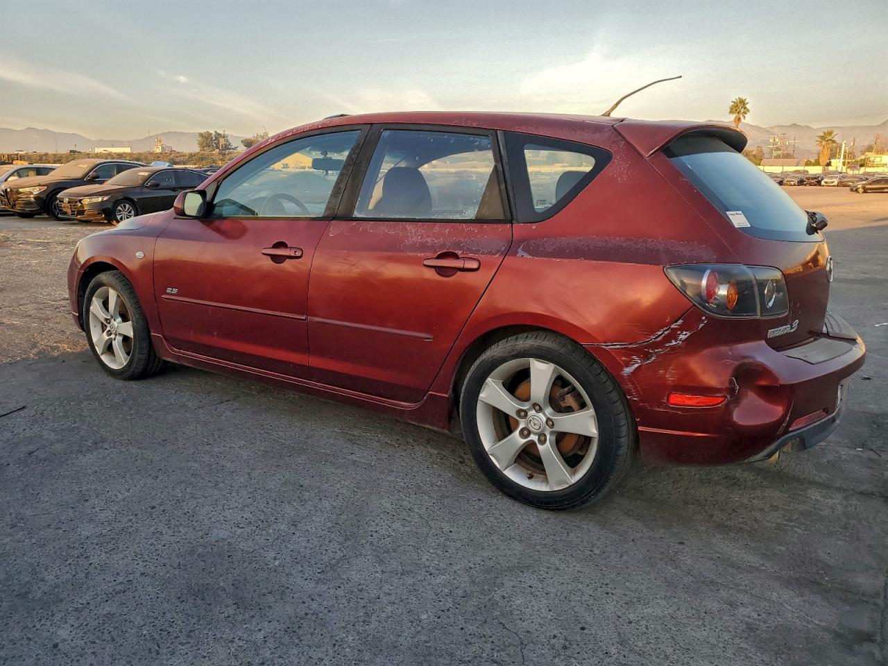 2006 MAZDA 3 HATCHBACK photo 2