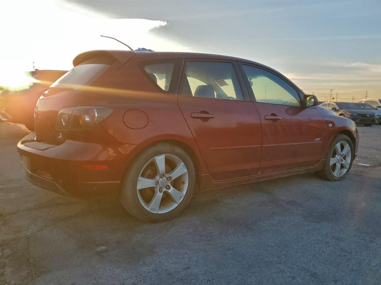 2006 MAZDA 3 HATCHBACK photo 3