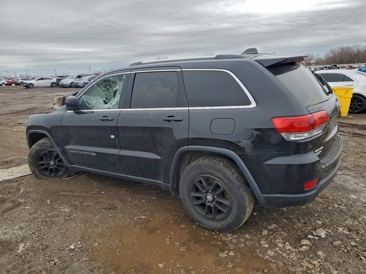 2019 JEEP GRAND CHEROKEE LAREDO photo 2