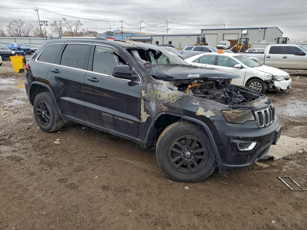 2019 JEEP GRAND CHEROKEE LAREDO photo 4