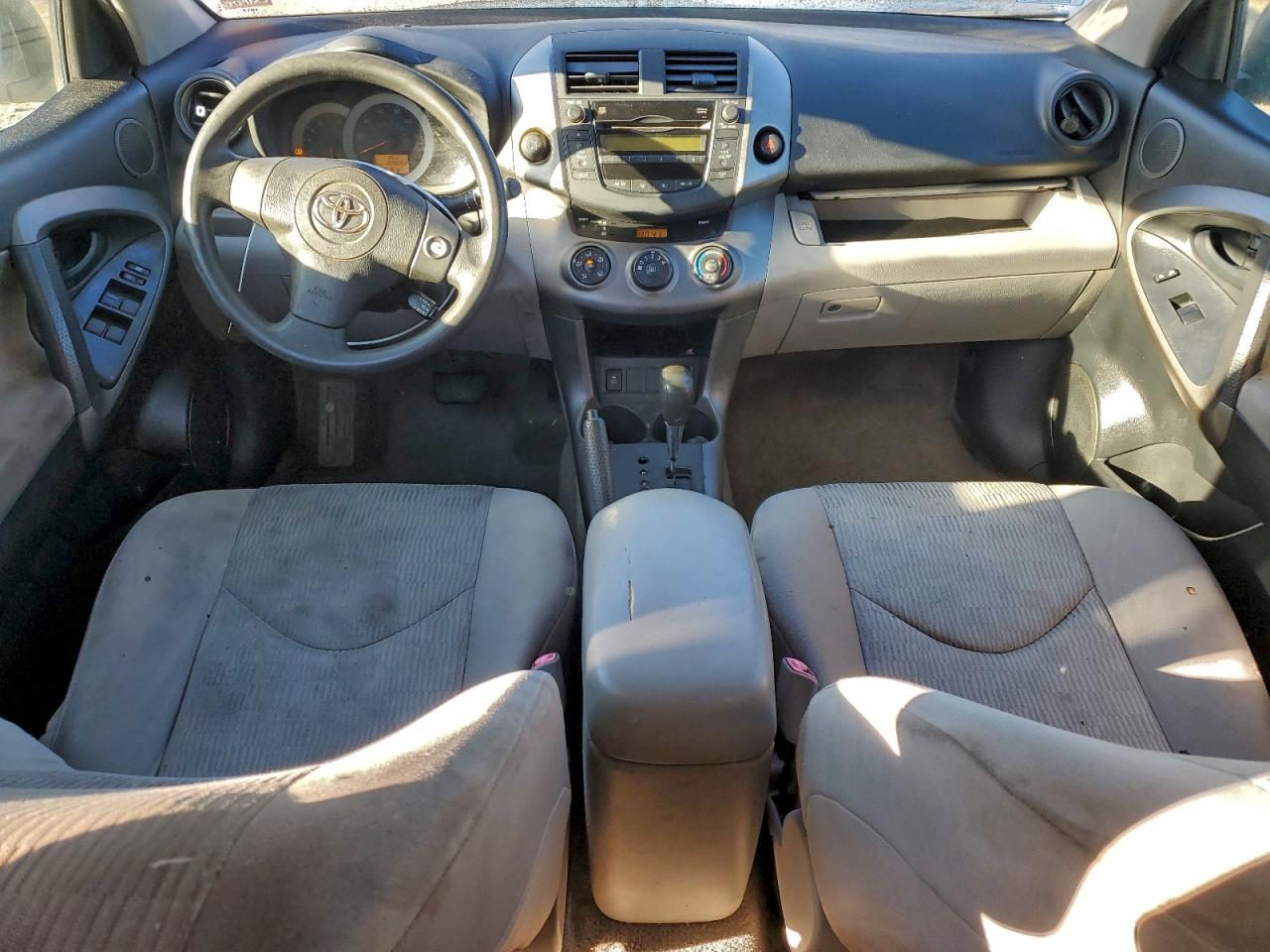 2010 TOYOTA RAV4 photo 8