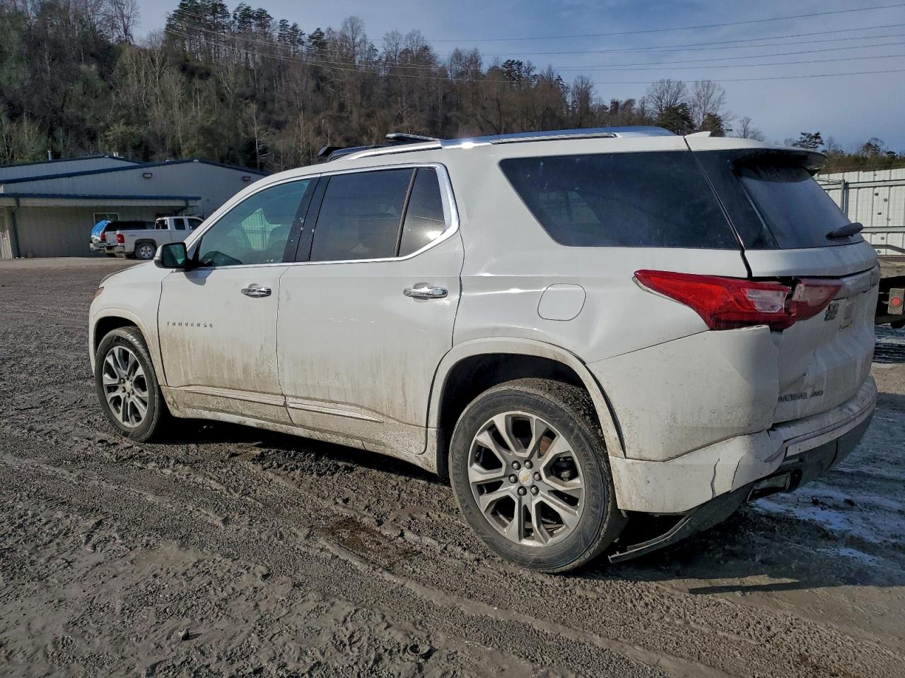 2019 CHEVROLET TRAVERSE PREMIER photo 2