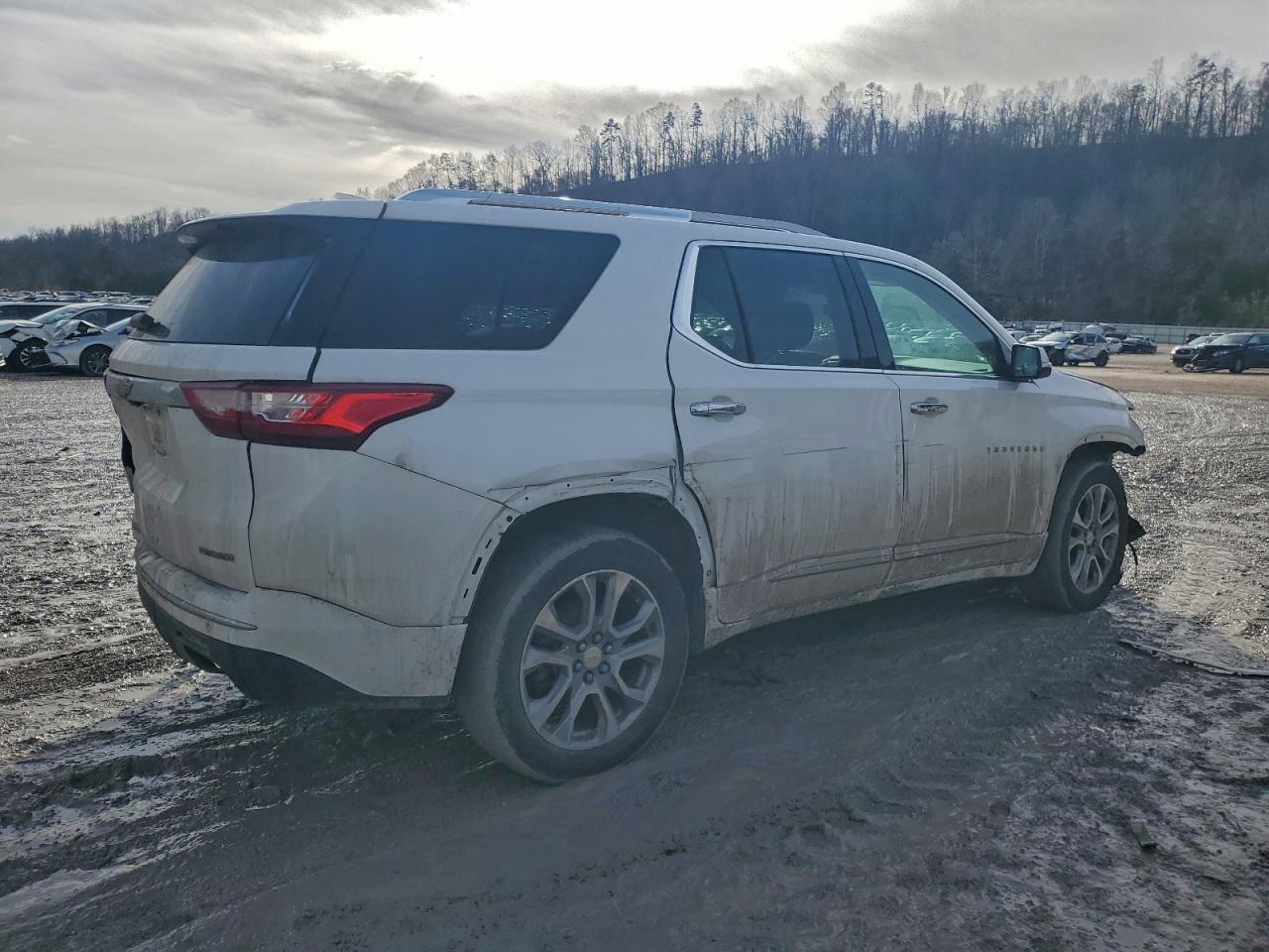 2019 CHEVROLET TRAVERSE PREMIER photo 3