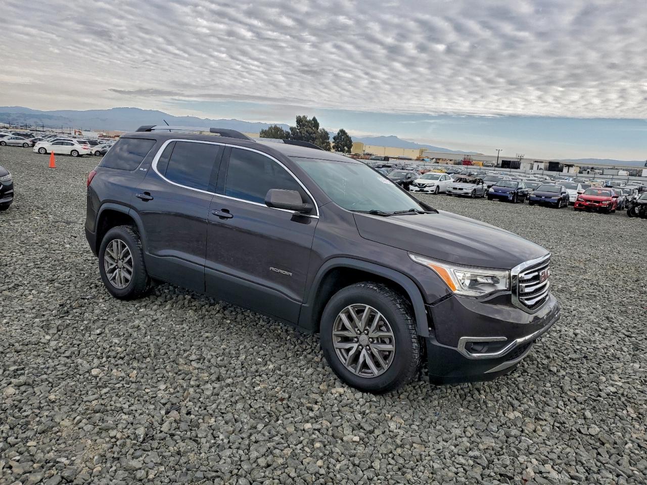2017 GMC ACADIA SLE photo 4