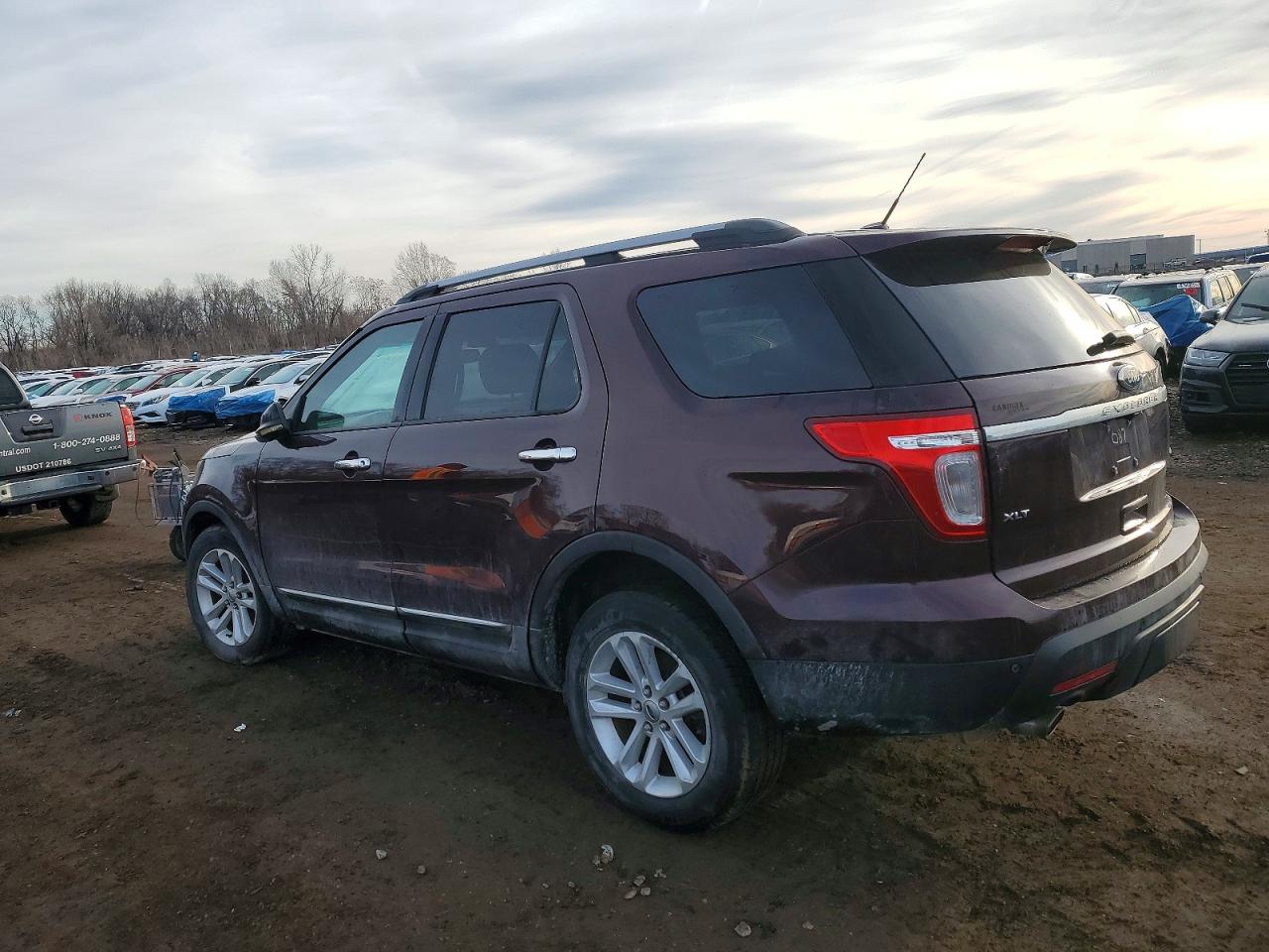 2011 FORD EXPLORER XLT photo 2