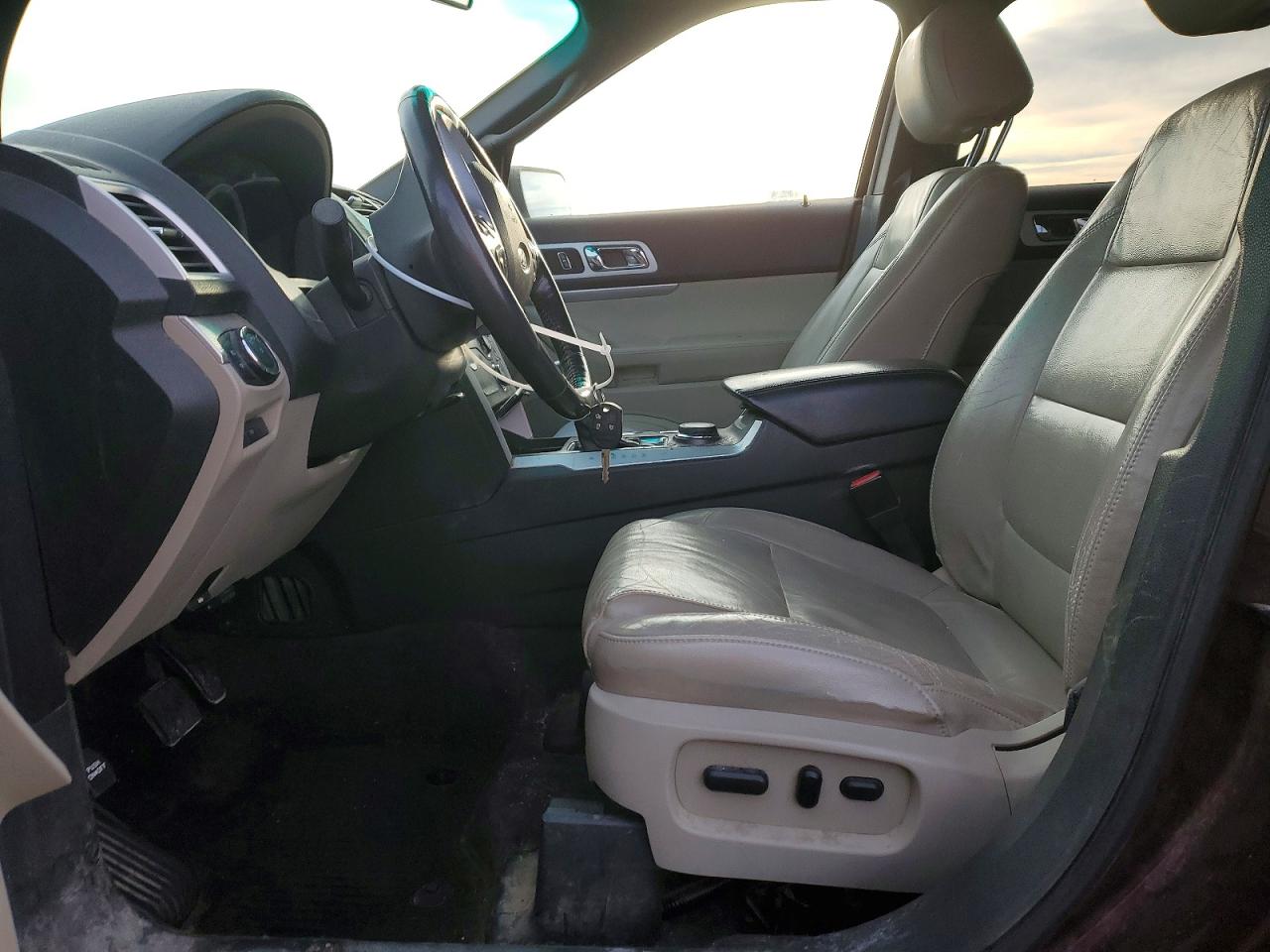 2011 FORD EXPLORER XLT photo 7