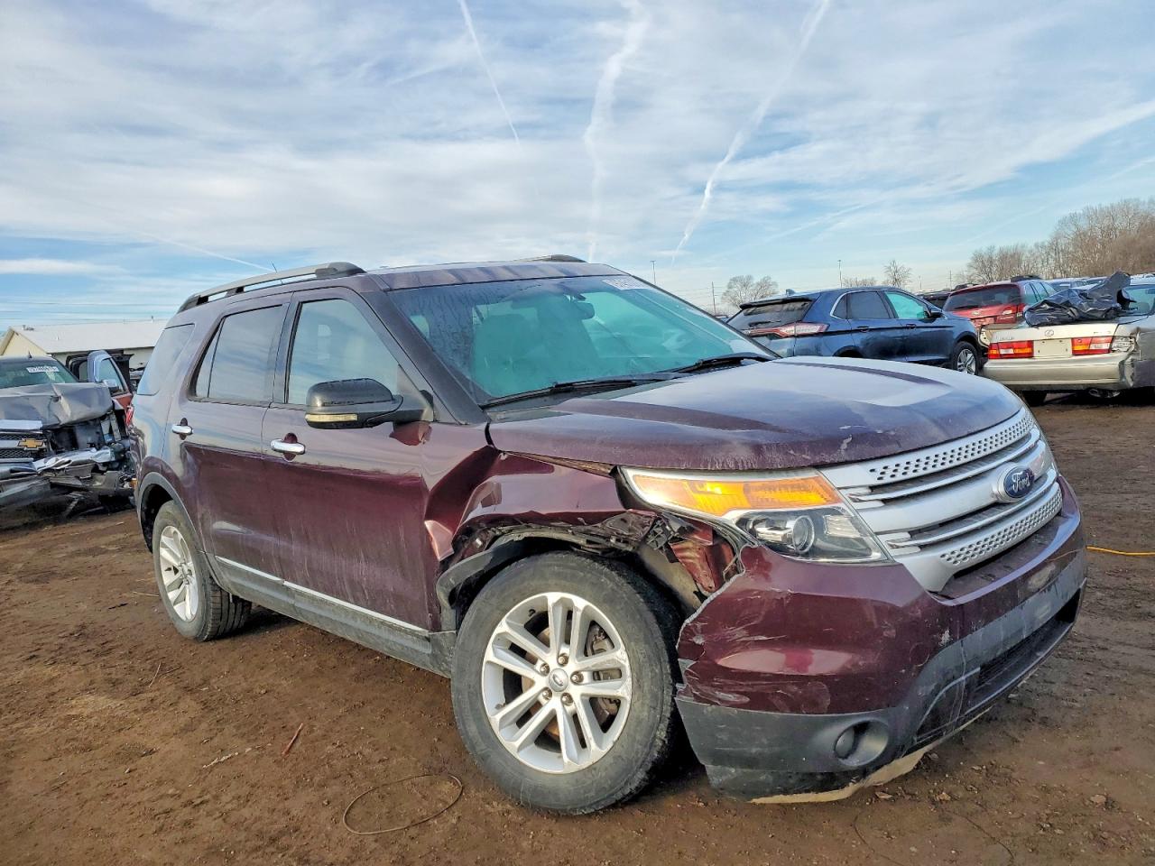 2011 FORD EXPLORER XLT photo 4