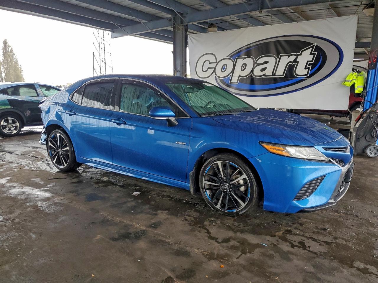 2019 TOYOTA CAMRY XSE photo 4