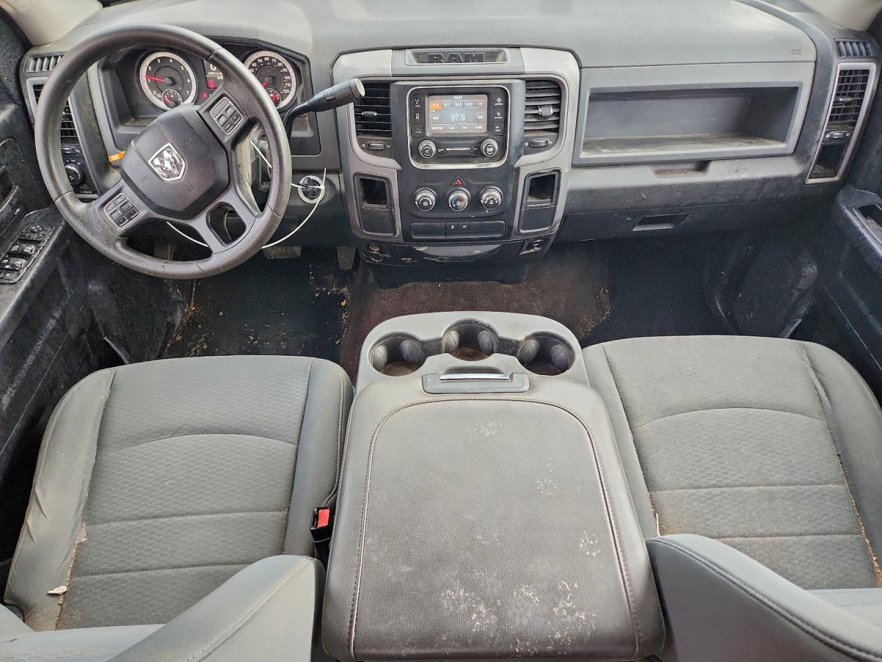 2014 RAM 1500 ST photo 8