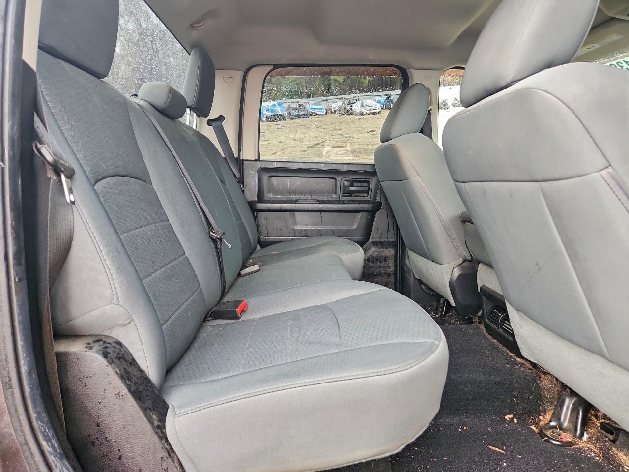 2014 RAM 1500 ST photo 10