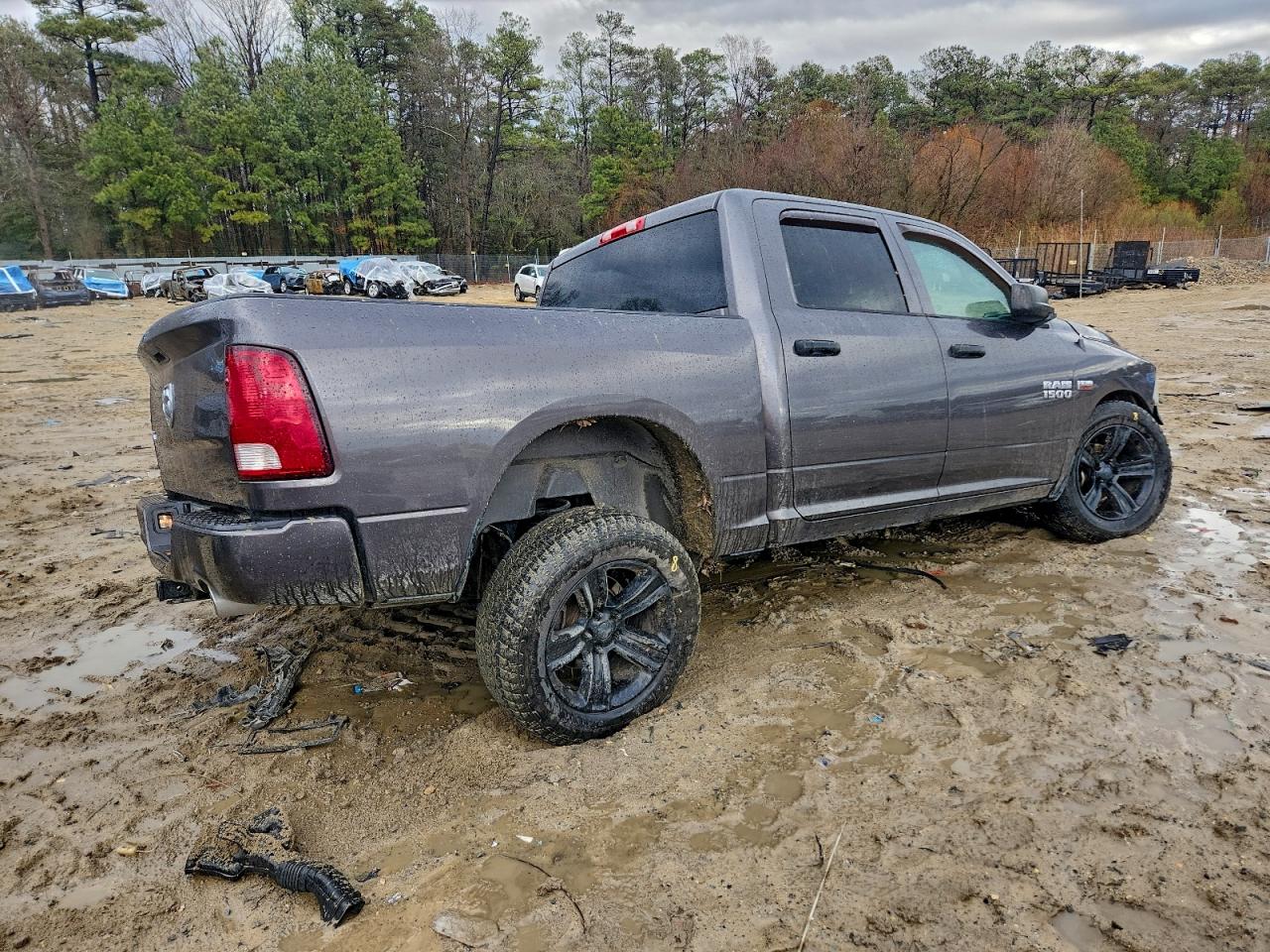 2014 RAM 1500 ST photo 3