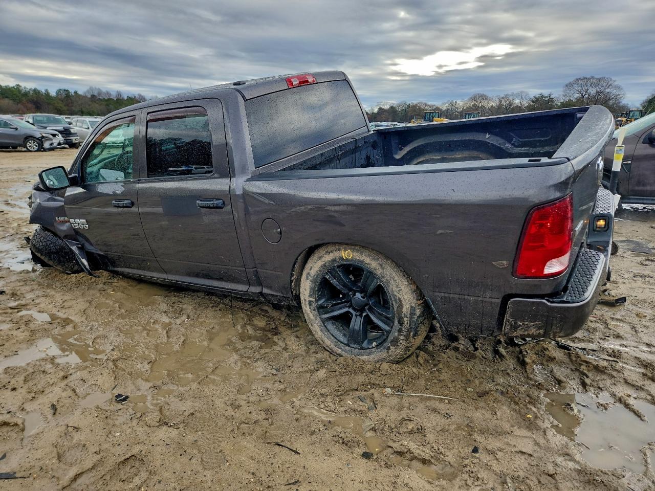 2014 RAM 1500 ST photo 2