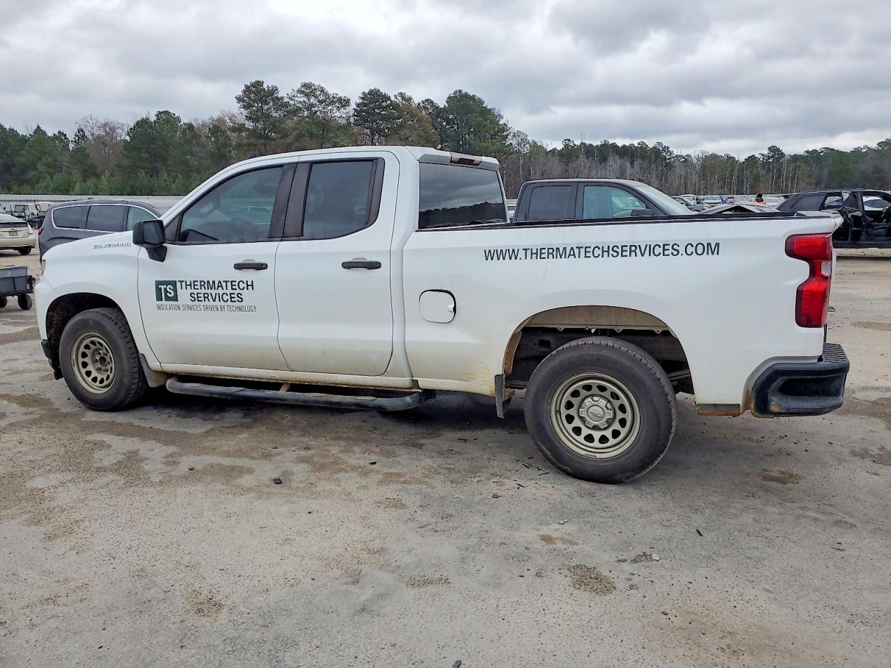 2019 CHEVROLET SILVERADO C1500 photo 2