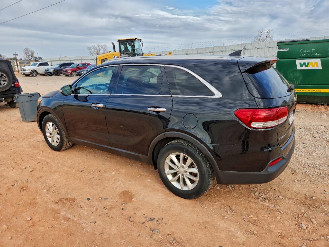 2017 KIA SORENTO LX photo 2