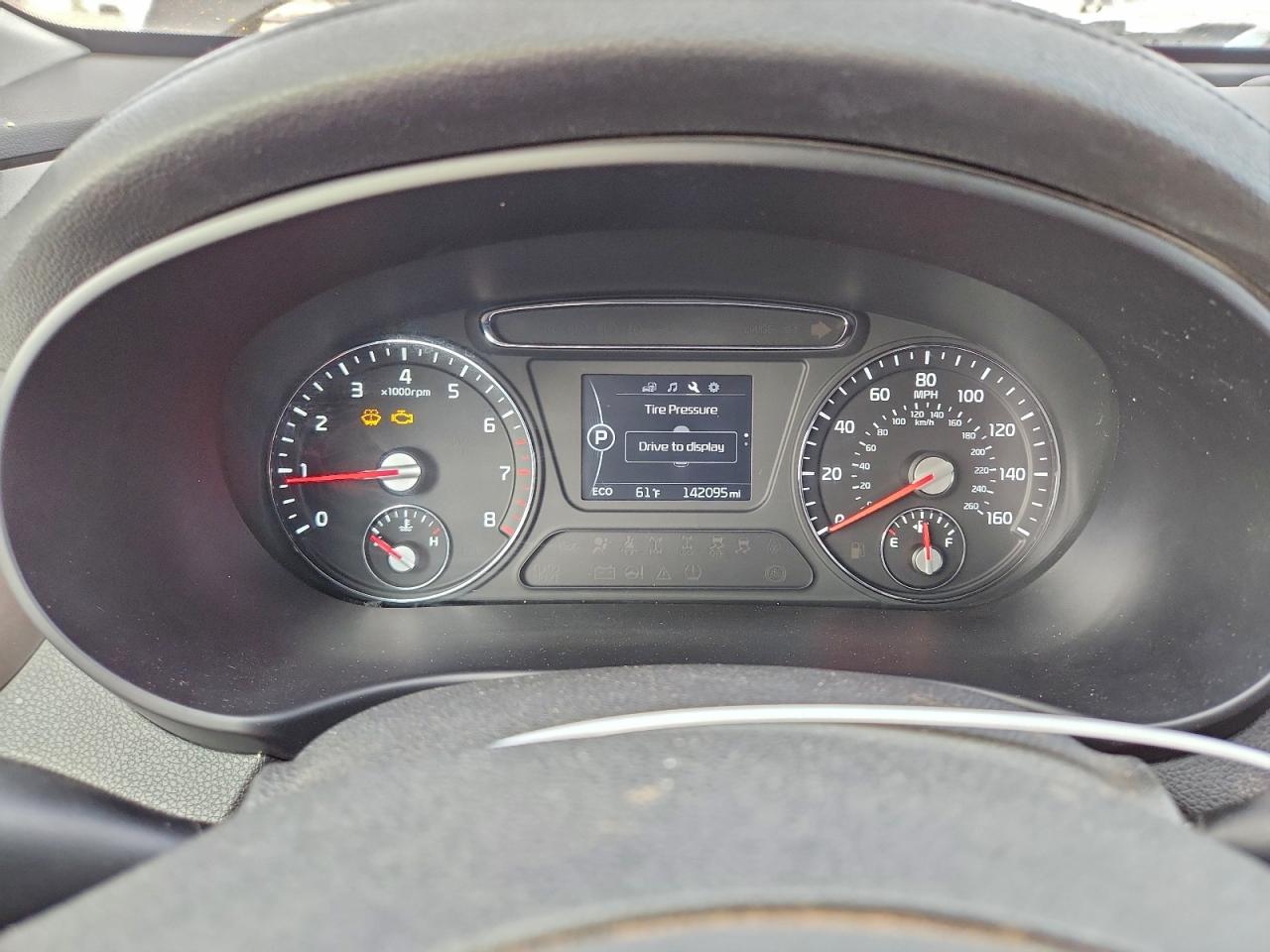 2017 KIA SORENTO LX photo 9