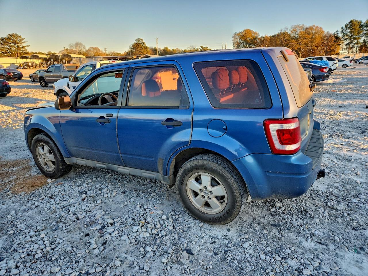 2010 FORD ESCAPE XLS photo 2