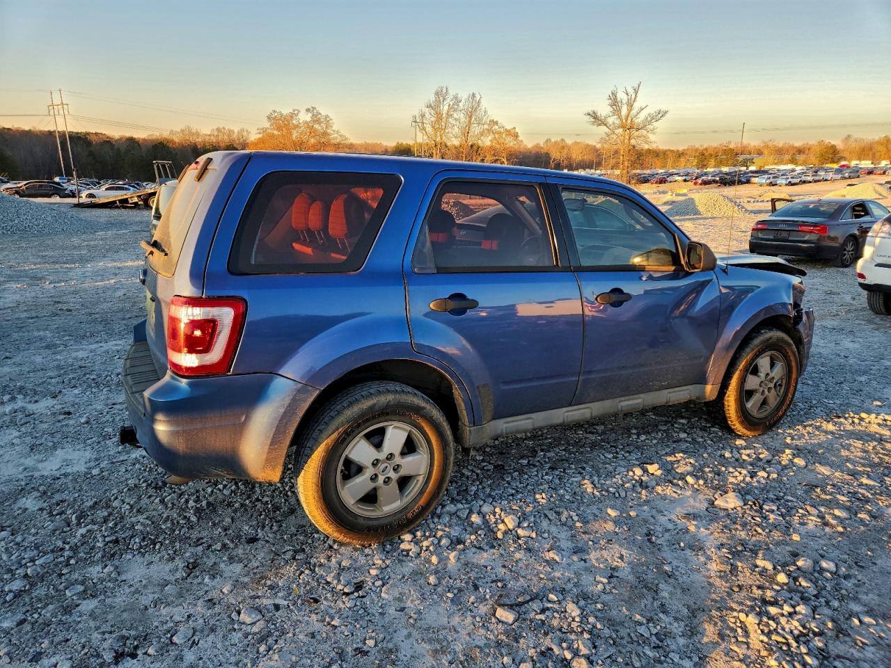 2010 FORD ESCAPE XLS photo 3