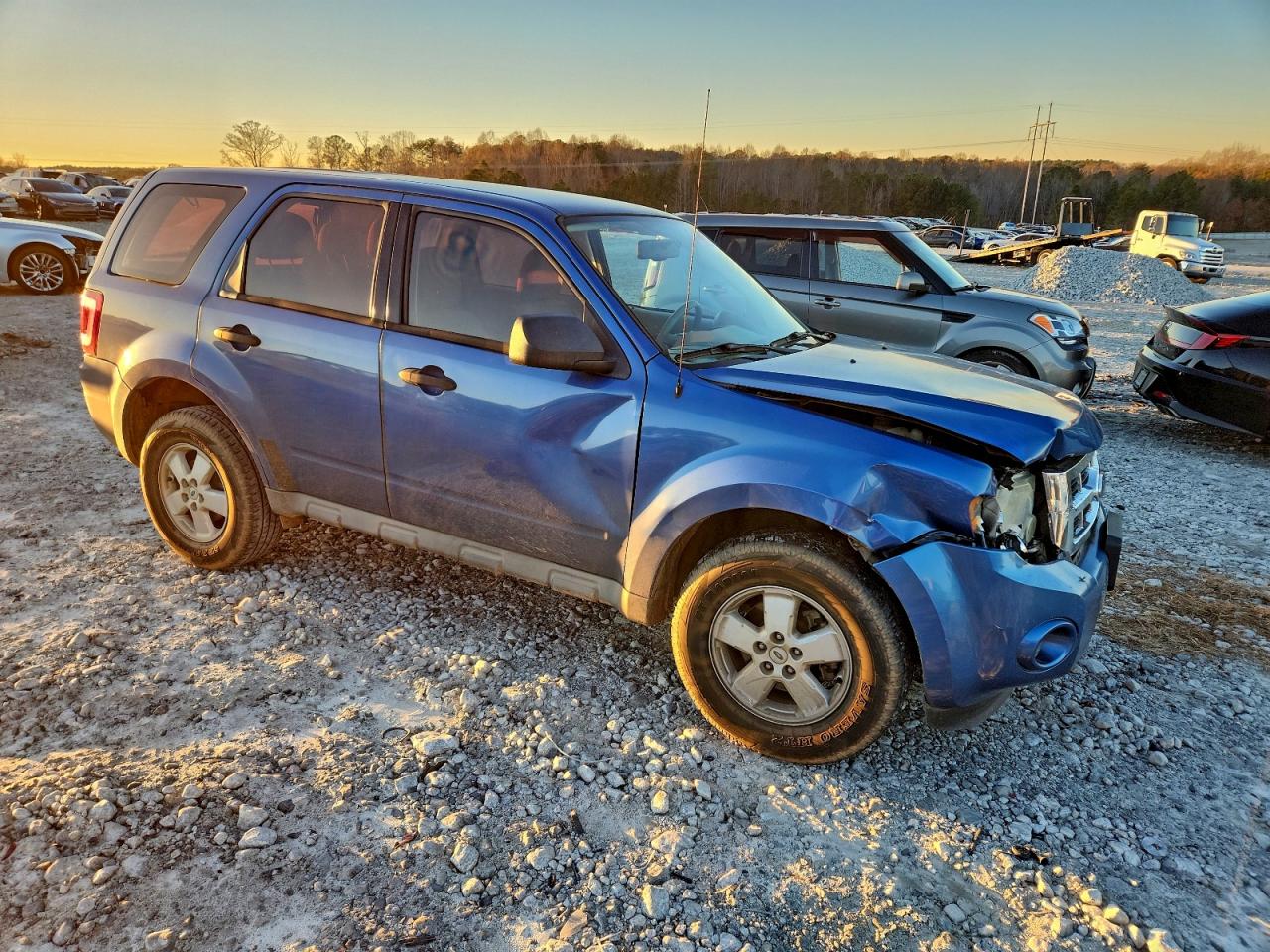 2010 FORD ESCAPE XLS photo 4