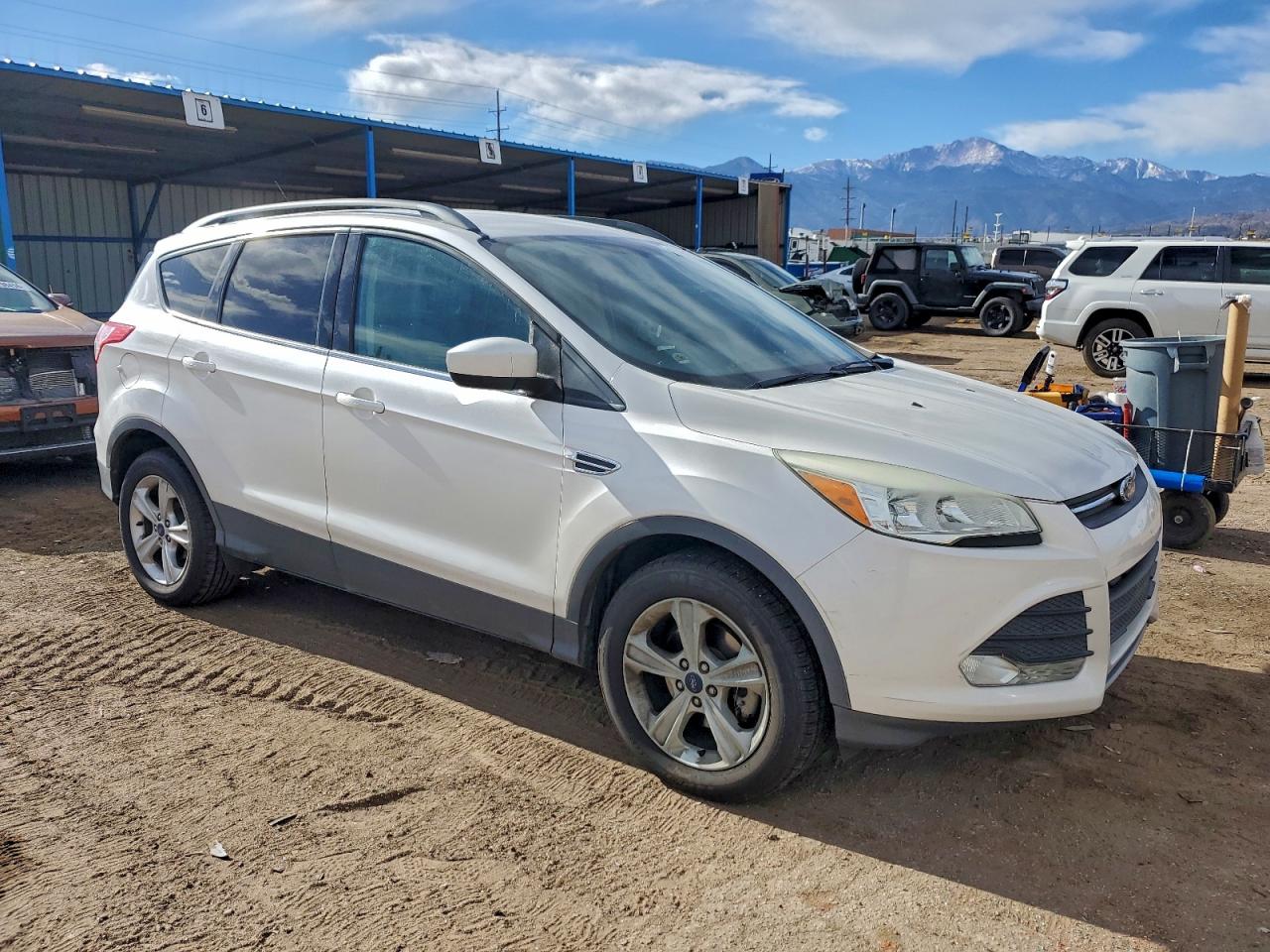 2016 FORD ESCAPE SE photo 4