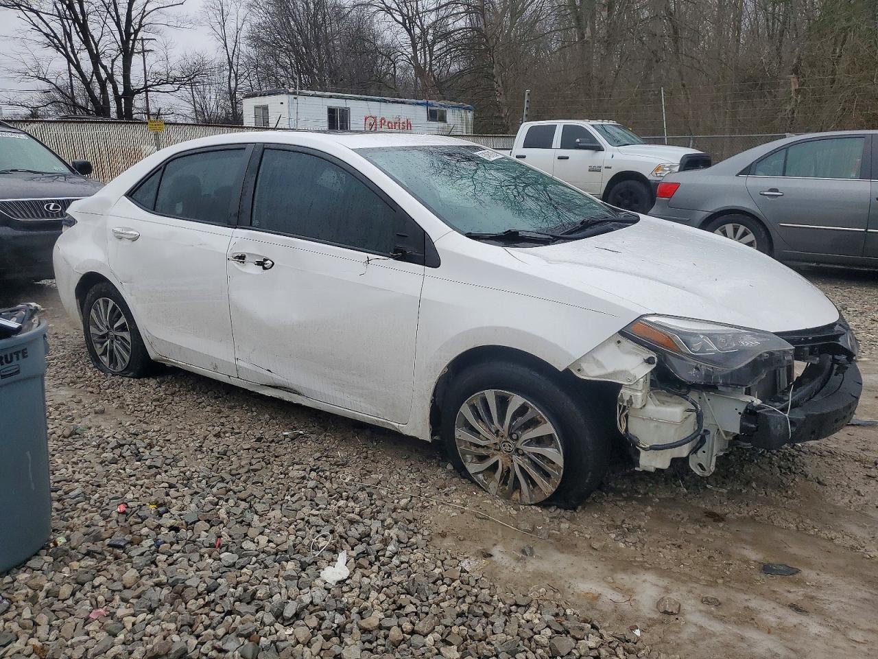 2017 TOYOTA COROLLA L photo 4