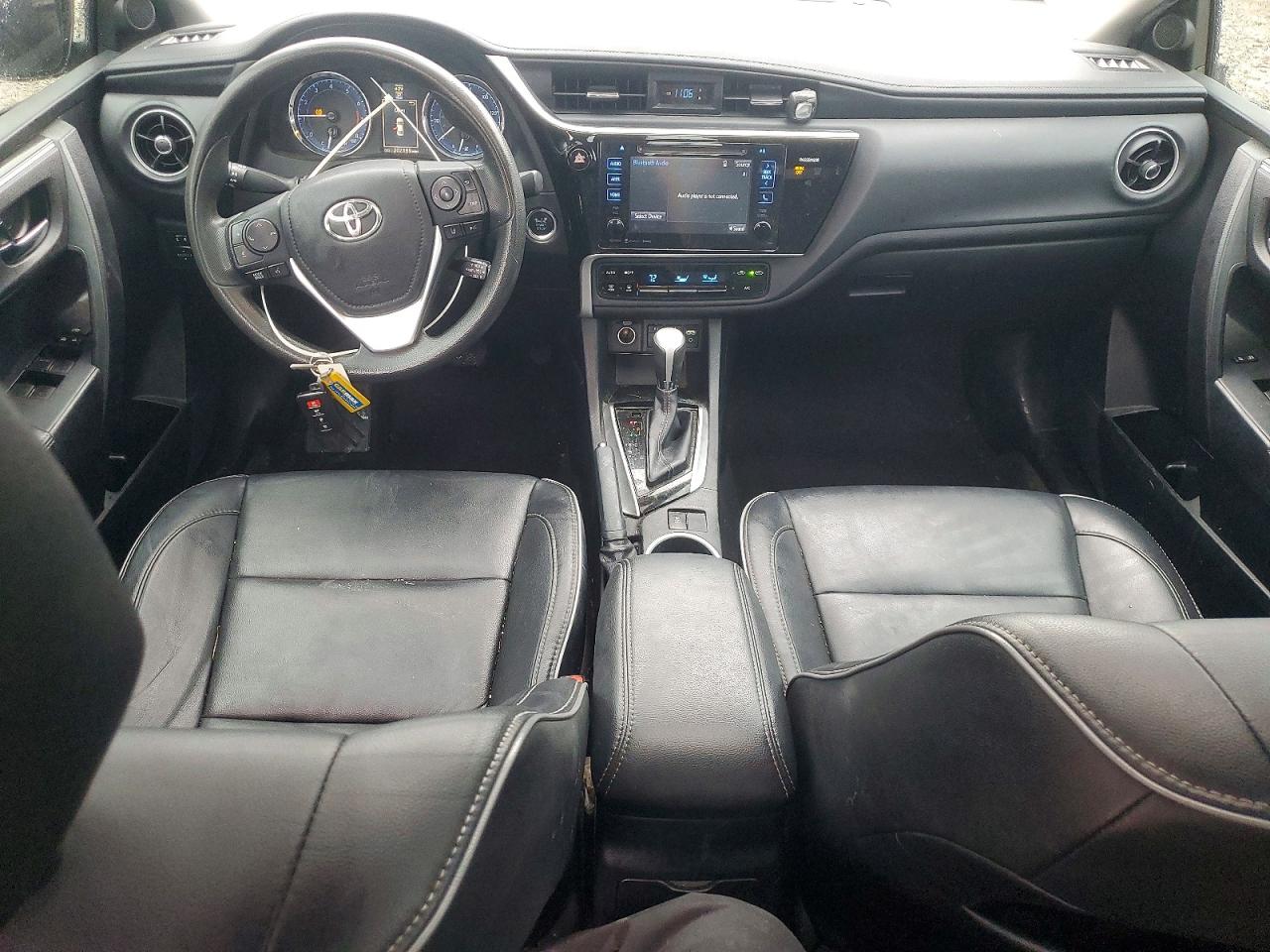 2017 TOYOTA COROLLA L photo 8
