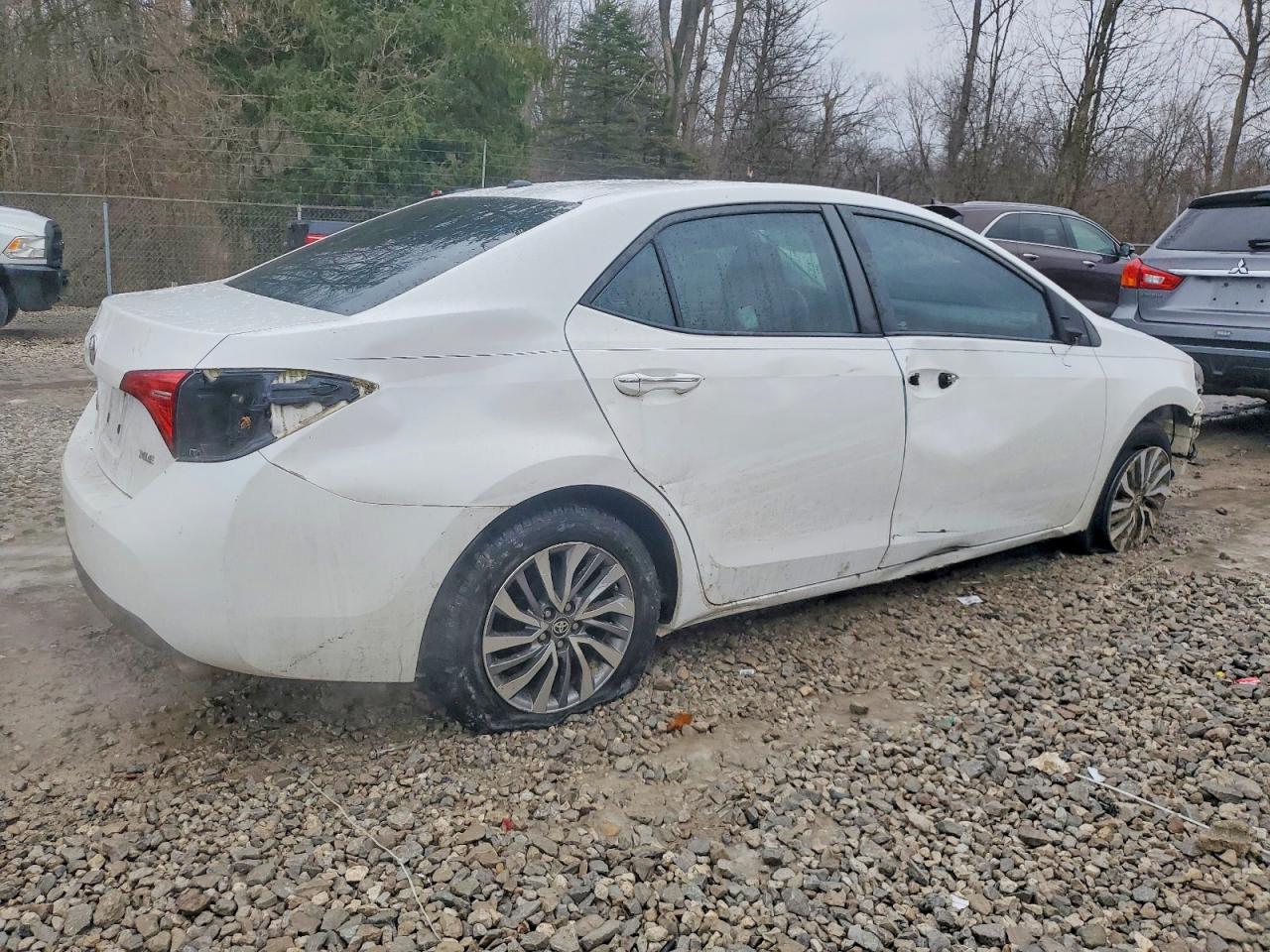 2017 TOYOTA COROLLA L photo 3