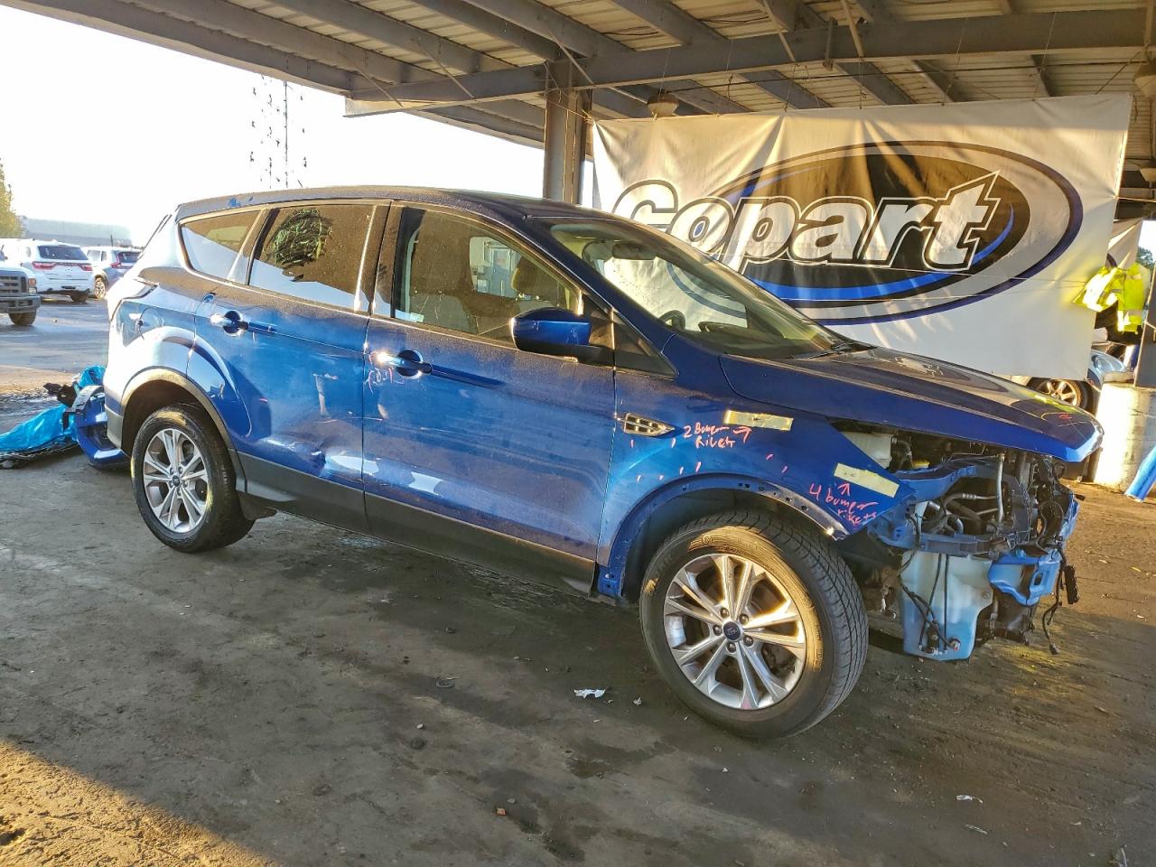 2017 FORD ESCAPE SE photo 4