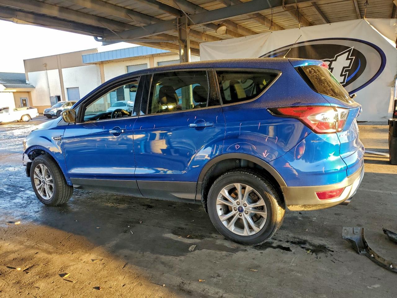 2017 FORD ESCAPE SE photo 2