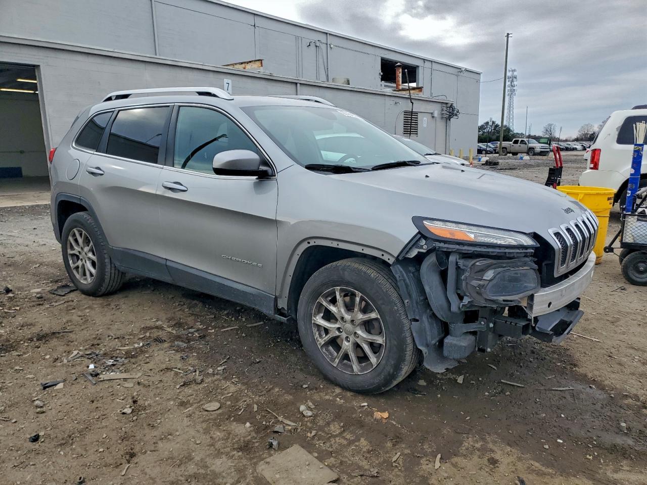 2014 JEEP CHEROKEE LATITUDE photo 4