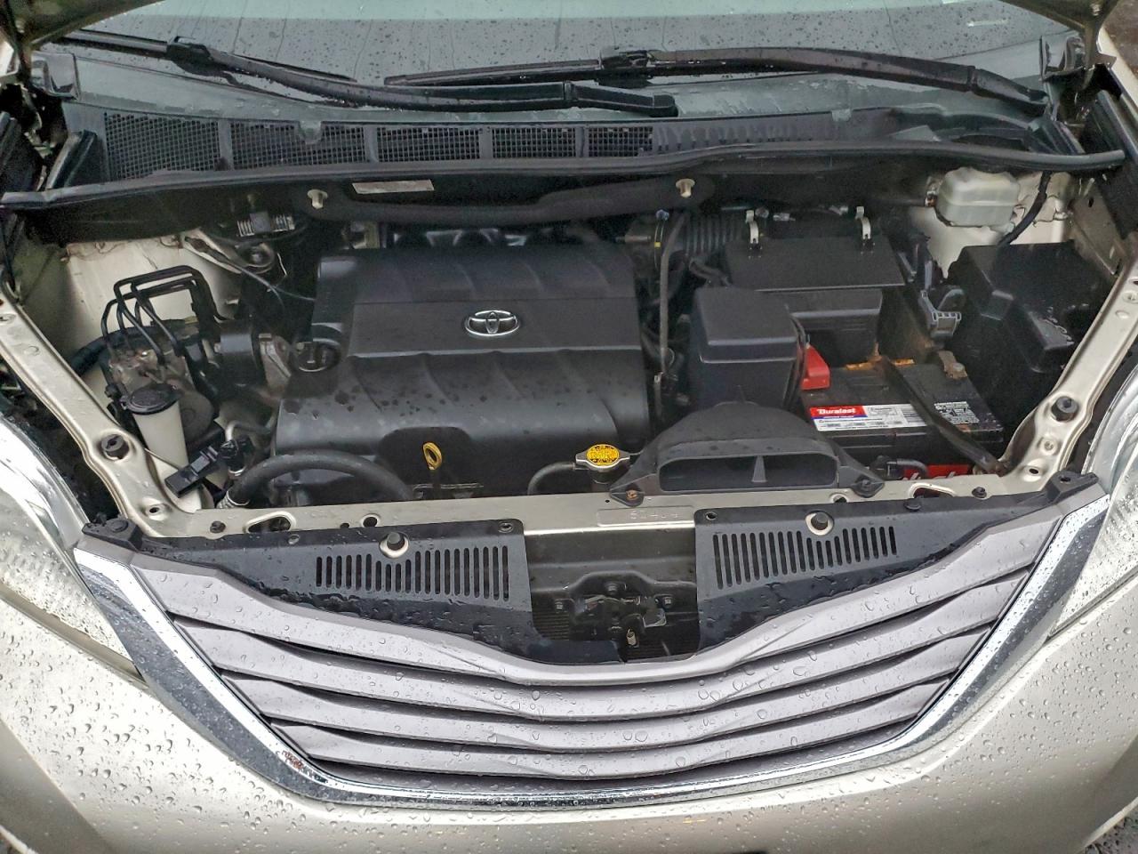 2015 TOYOTA SIENNA XLE photo 11