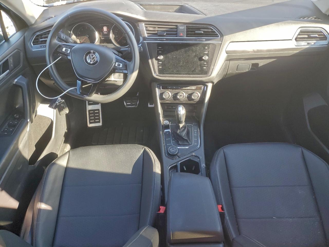 2020 VOLKSWAGEN TIGUAN SE photo 8