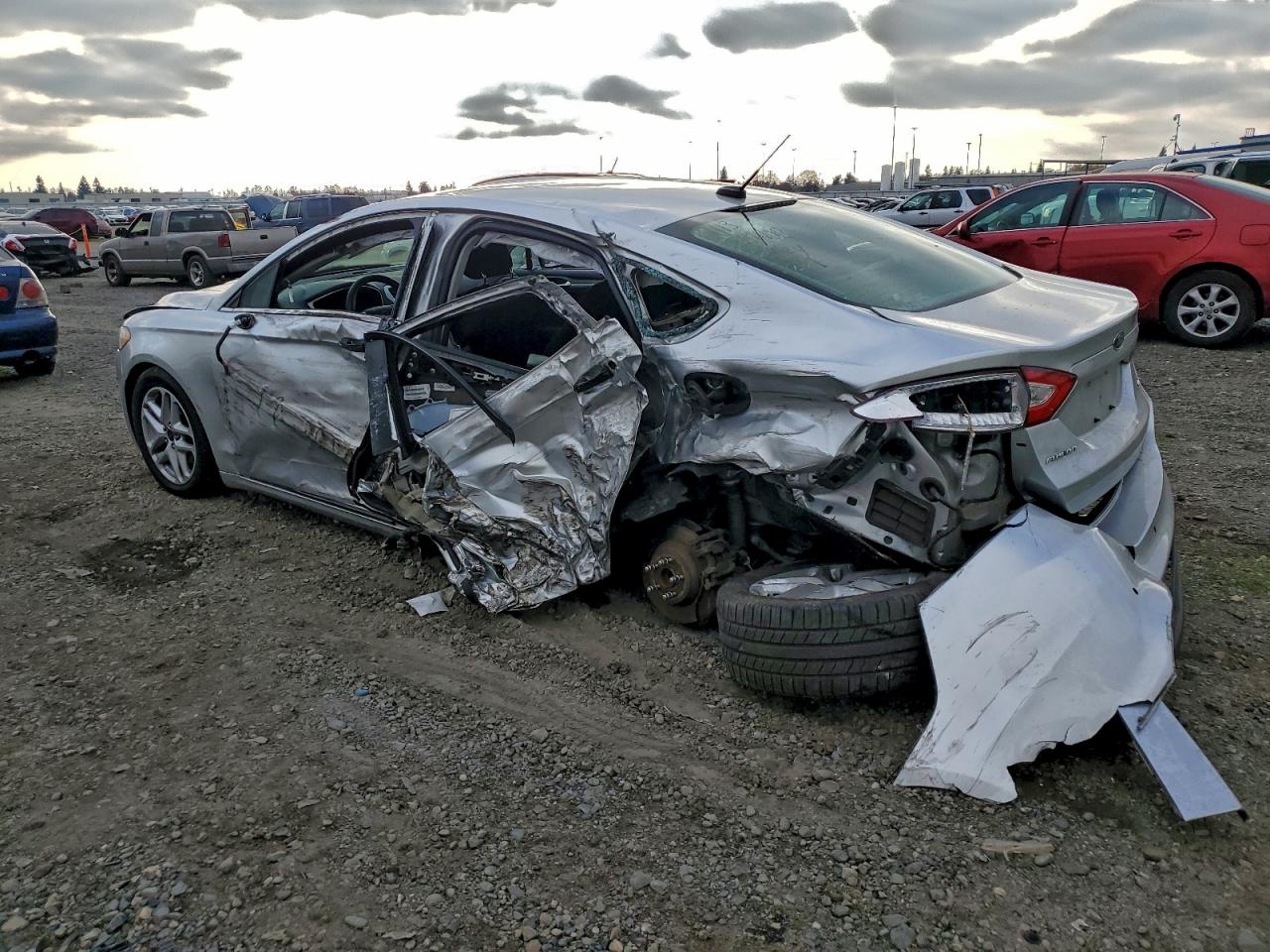2014 FORD FUSION SE photo 2
