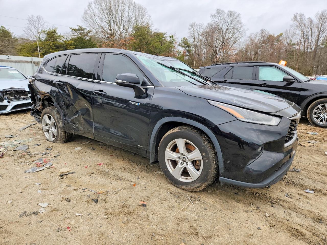 2021 TOYOTA HIGHLANDER HYBRID LE photo 4