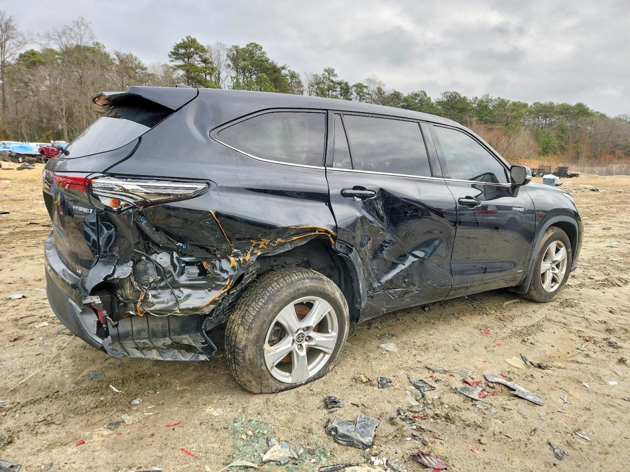 2021 TOYOTA HIGHLANDER HYBRID LE photo 3