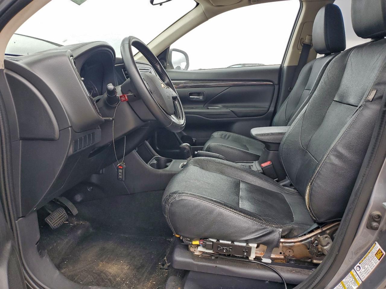 2016 MITSUBISHI OUTLANDER SE photo 7