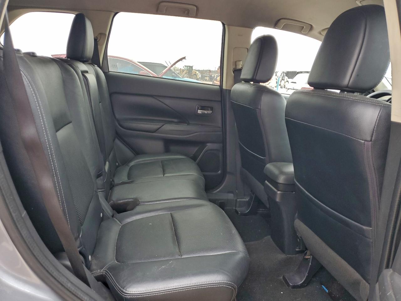 2016 MITSUBISHI OUTLANDER SE photo 11