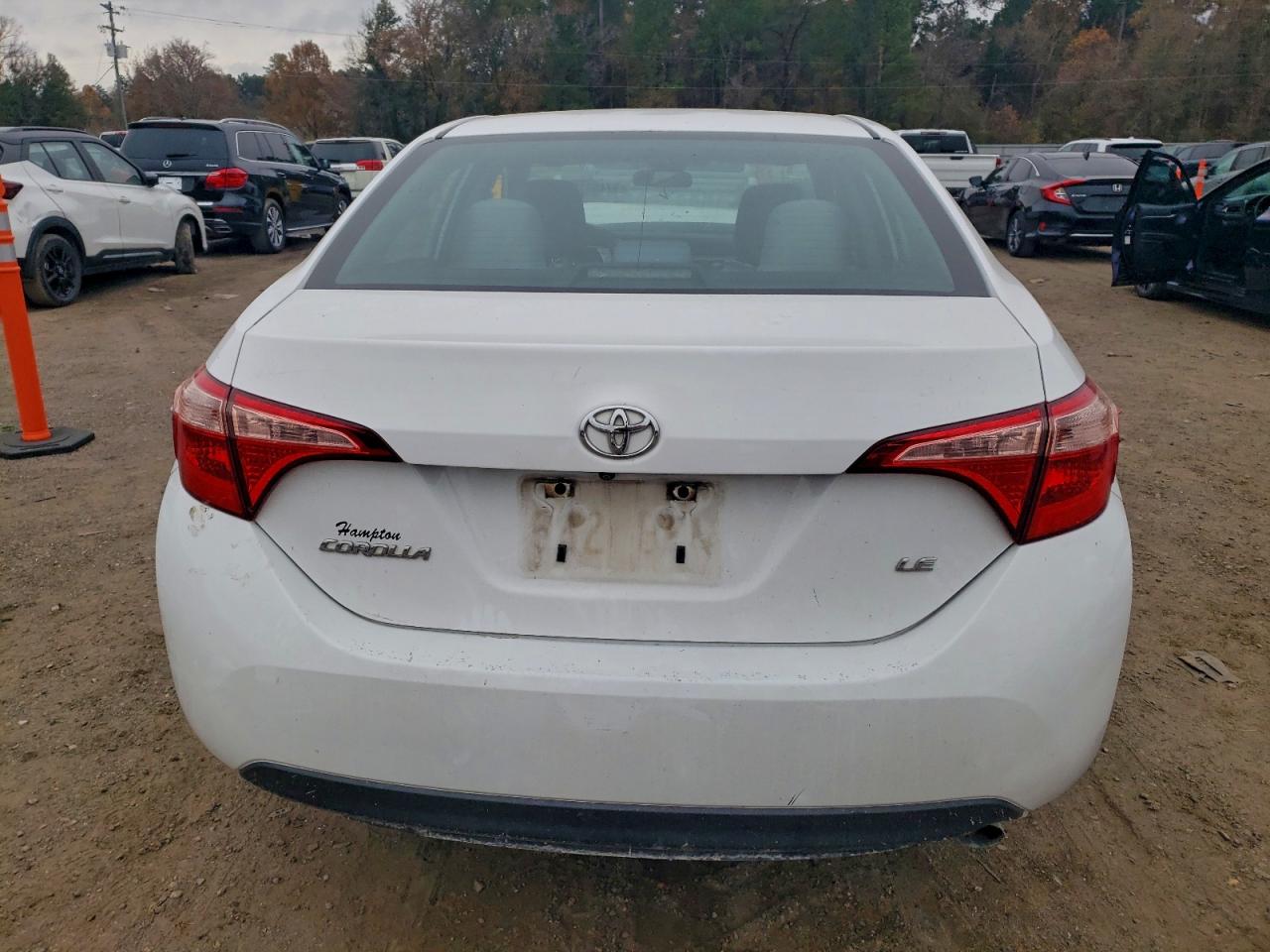 2017 TOYOTA COROLLA L photo 6