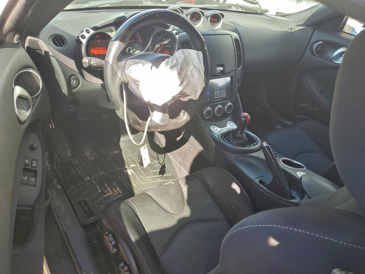 2019 NISSAN 370Z BASE photo 15