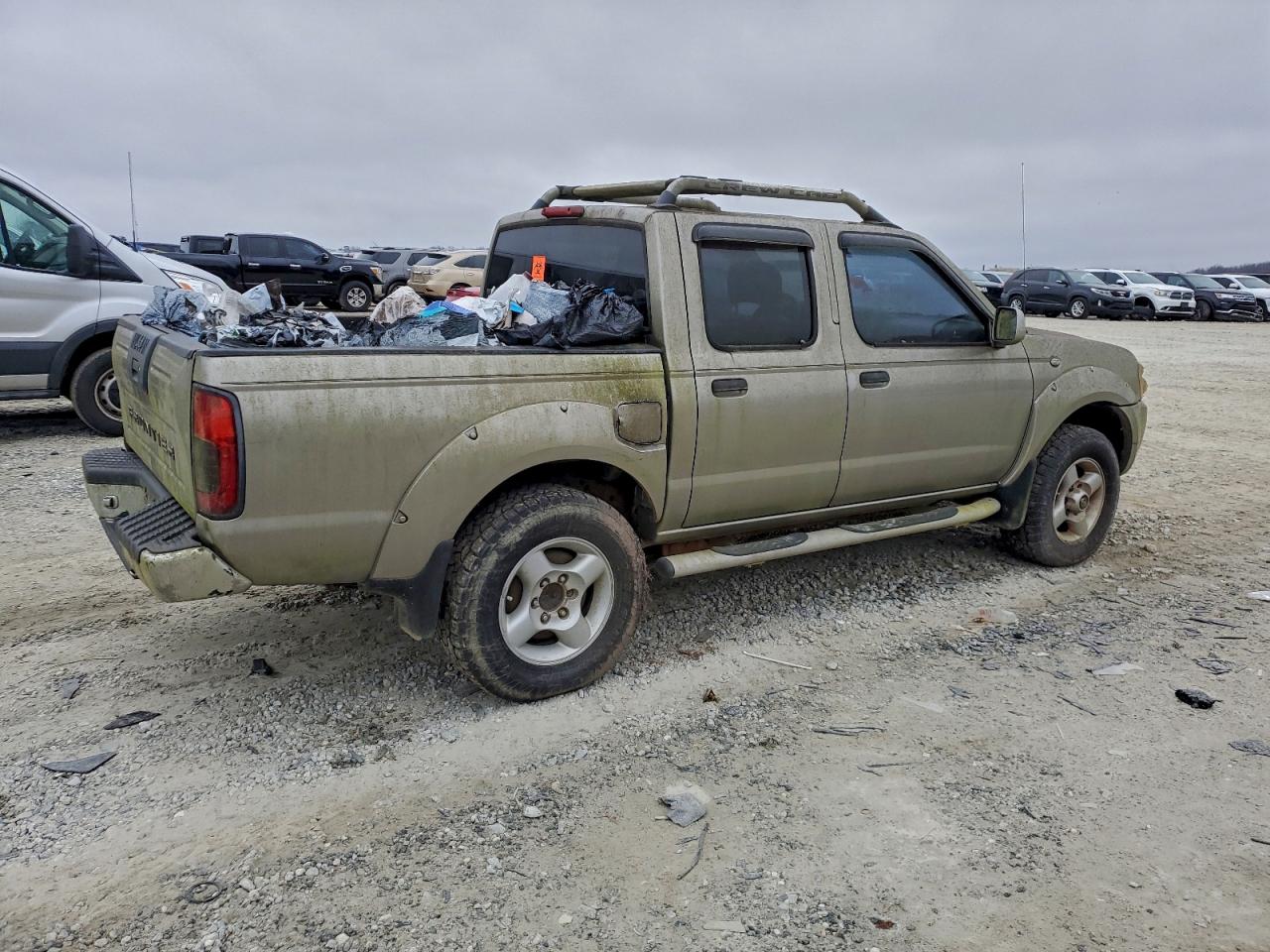 2001 NISSAN FRONTIER CREW CAB XE photo 3