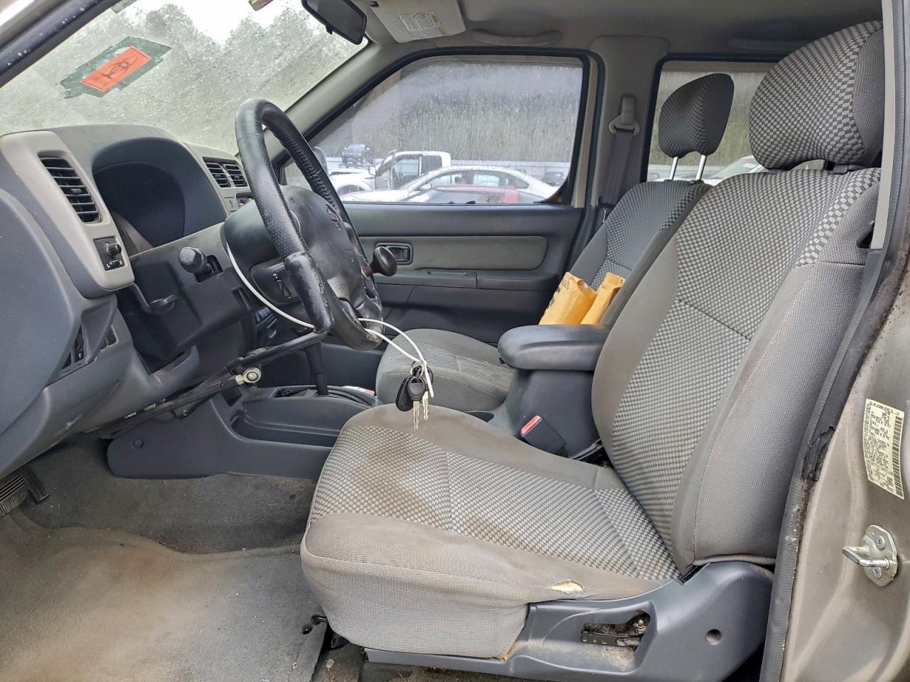 2001 NISSAN FRONTIER CREW CAB XE photo 7