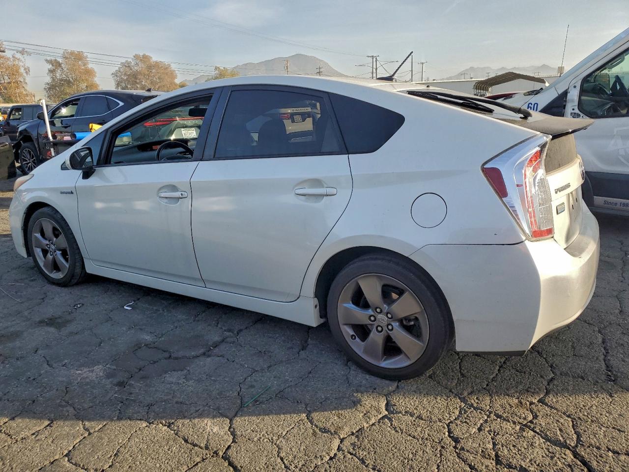 2013 TOYOTA PRIUS photo 2