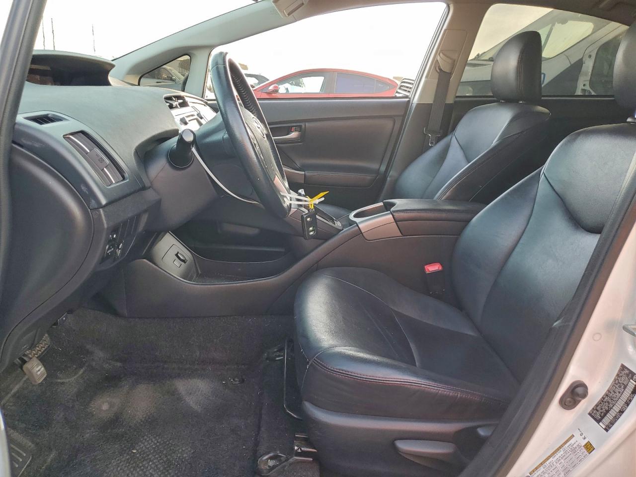 2013 TOYOTA PRIUS photo 7