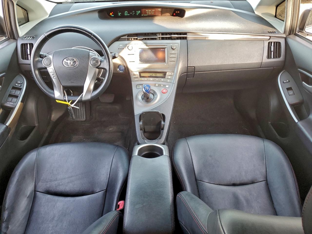 2013 TOYOTA PRIUS photo 8