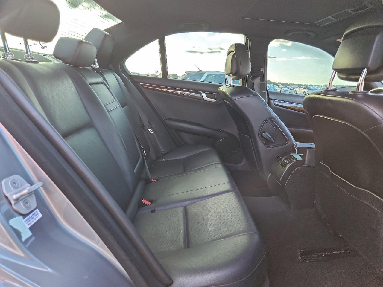2014 MERCEDES-BENZ C 250 photo 10