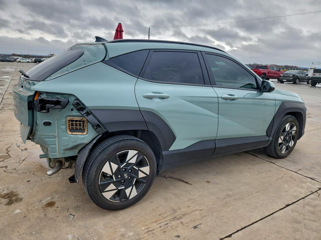 2024 HYUNDAI KONA SEL photo 3