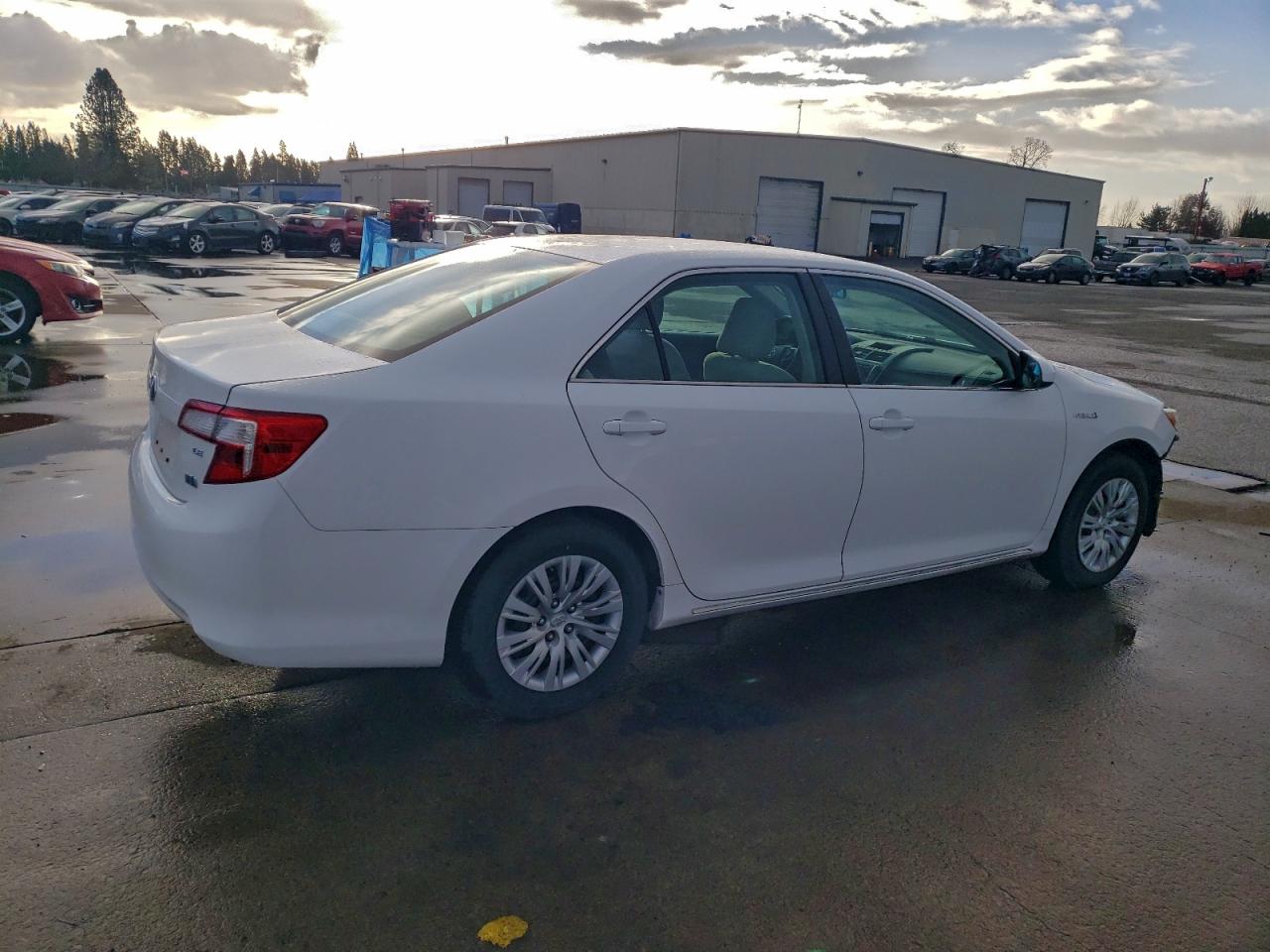 2013 TOYOTA CAMRY HYBRID photo 3