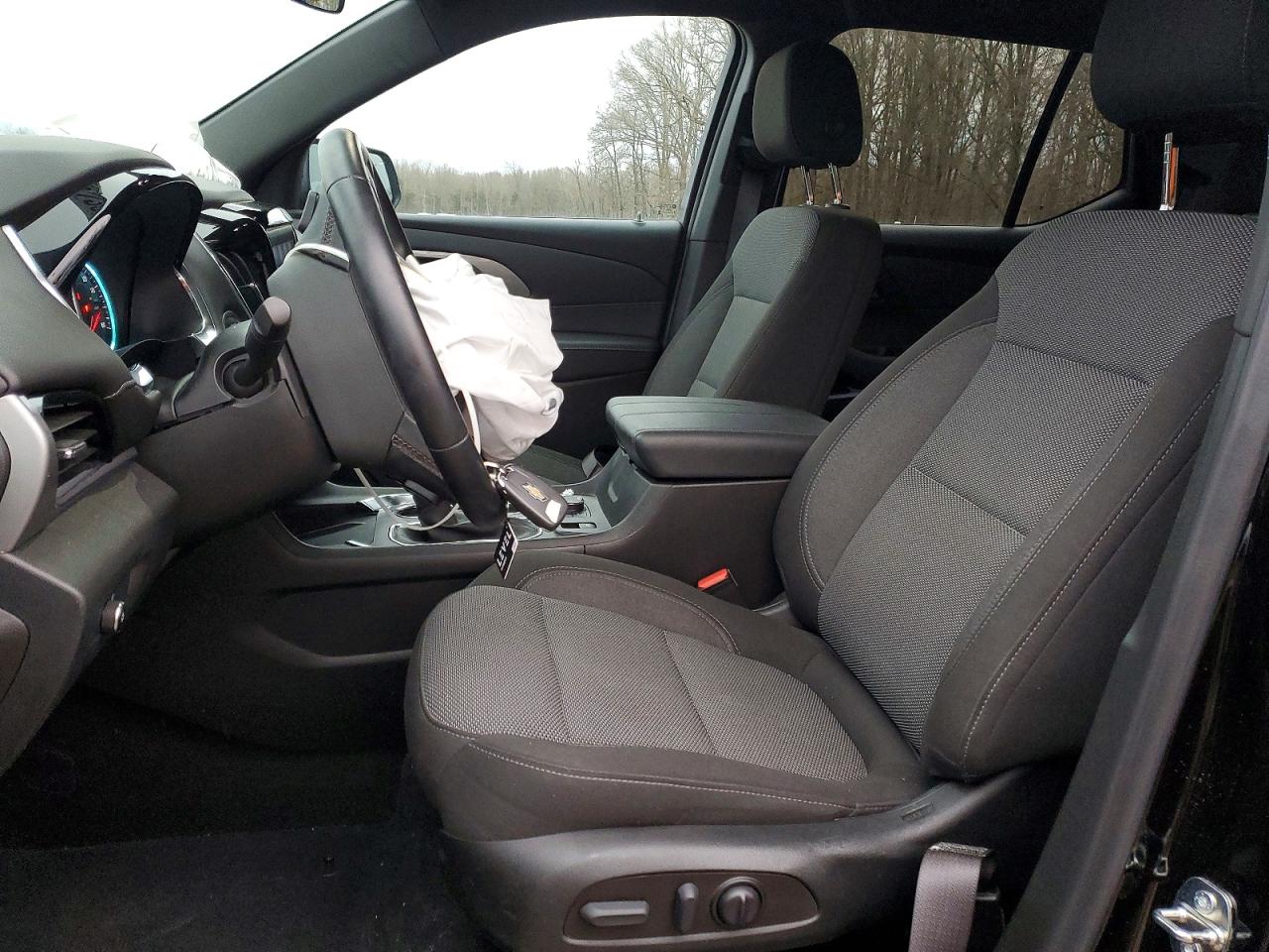 2023 CHEVROLET TRAVERSE LT photo 7