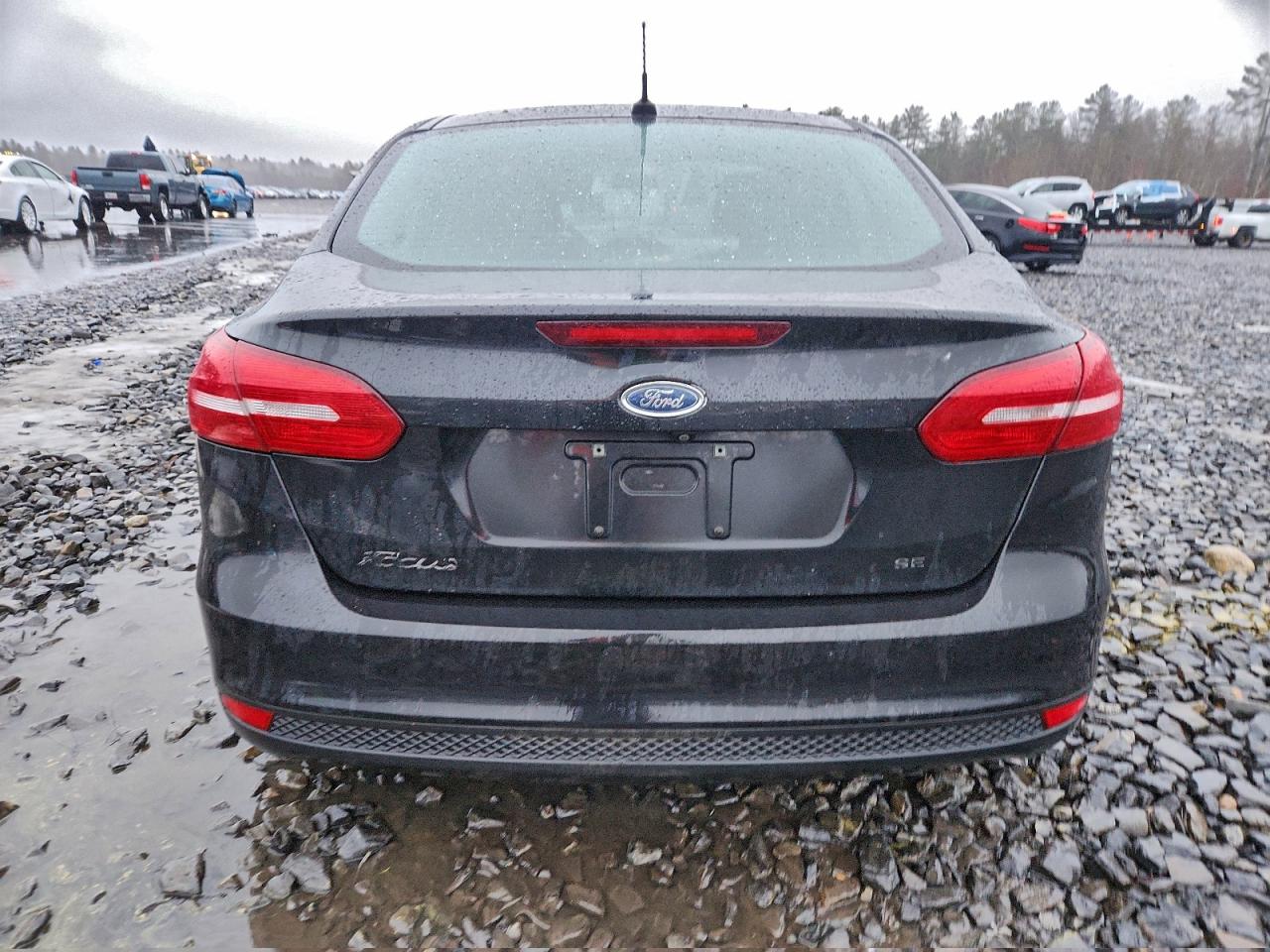 2015 FORD FOCUS SE photo 6
